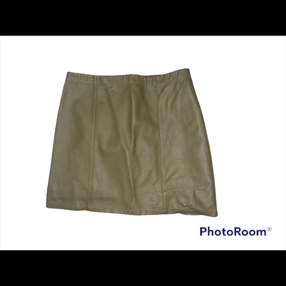 Size Large Forever 21 mini skirt (olive green). - Picture 1 of 1